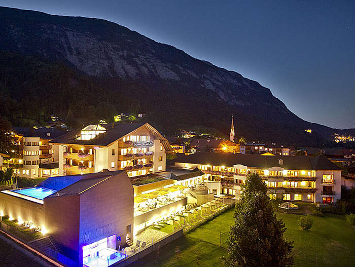 4 Sterne S Wellnesshotel Schwarzbrunn 6135 Stans Zillertalin
