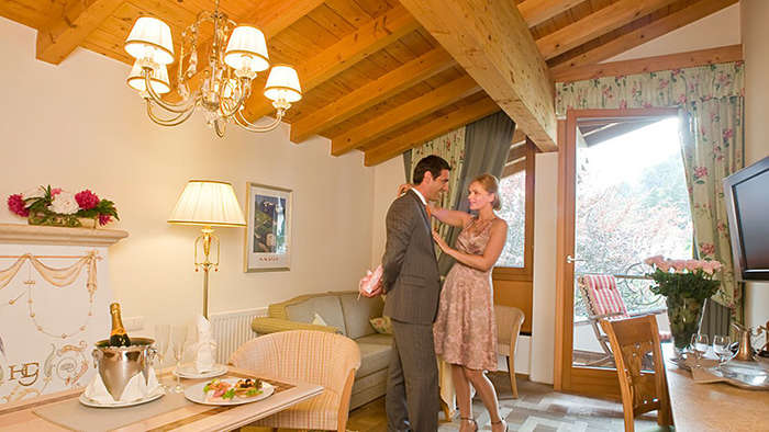 4 Sterne S Wellnesshotel Schwarzbrunn 6135 Stans Zillertalin
